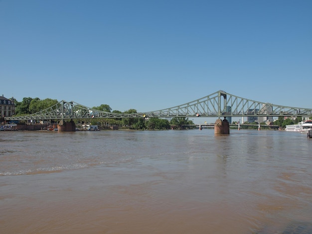 Pont de fer à Francfort