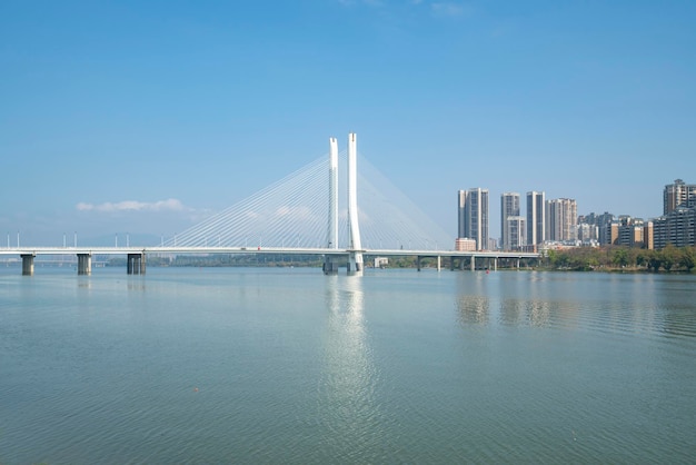 Photo le pont de huizhou dongjiang et le paysage urbain du guangdong en chine