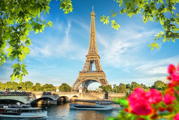 Pont Iena et fleurs