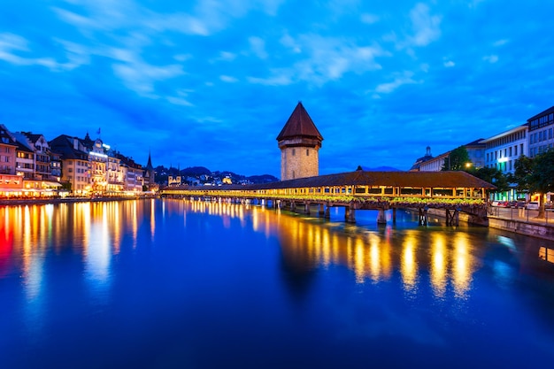 Pont Kapellbrucke Tour Wasserturm Lucerne