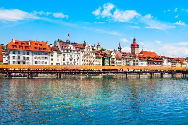 Pont Kapellbrucke Tour Wasserturm Lucerne