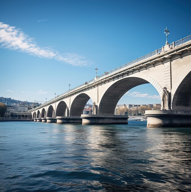 un pont sur lequel il y a un panneau indiquant « pont ».