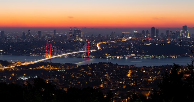 Pont des Martyrs du 15 juillet à Istanbul Turquie