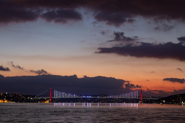 Pont des Martyrs du 15 juillet à Istanbul Turquie