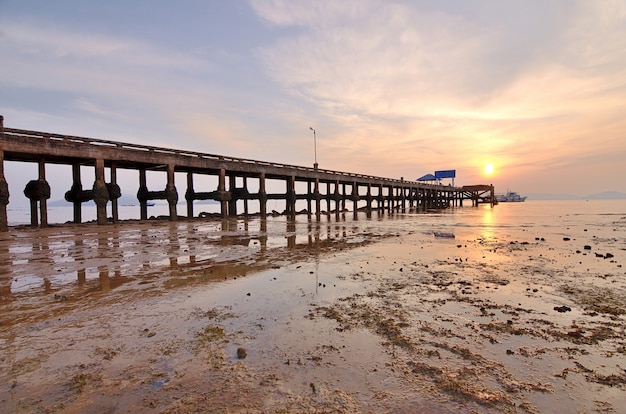 Pont sur mer