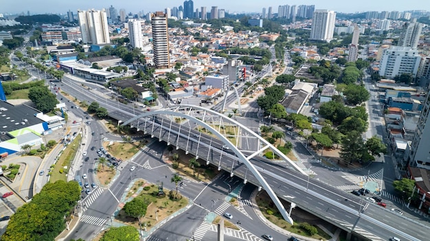 Pont métallique Le viaduc Reinaldo de Oliveira dans la ville d'Osasco Sao Paulo Brésil