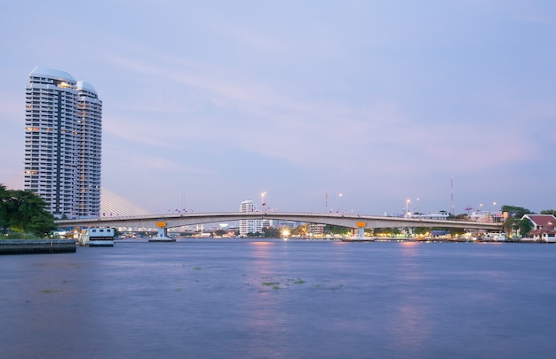 Pont de Phra Pinklao