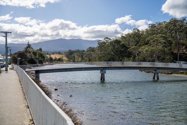 pont piétonnier sur une rivière en Tasmanie en Australie à Hobart