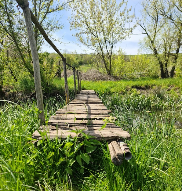 Un pont qui a le mot pont dessus