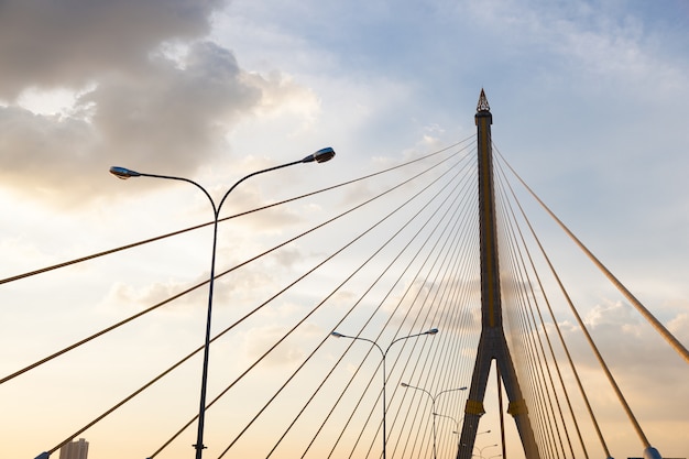 Pont Rama VIII. Dans la soirée