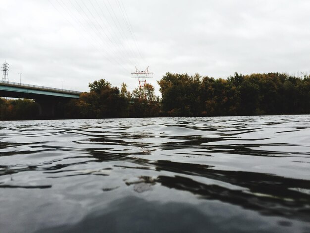 Photo le pont sur la rivière