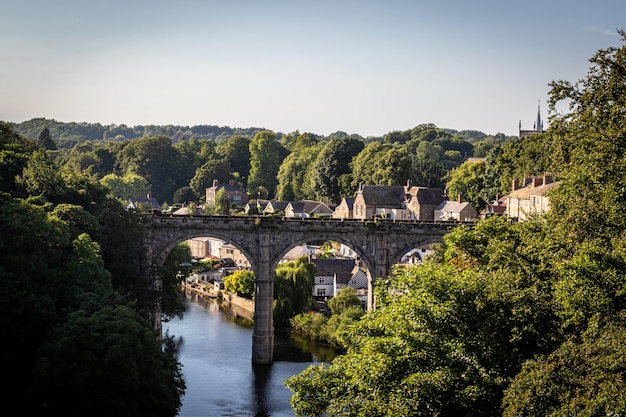 Photo le pont sur la rivière