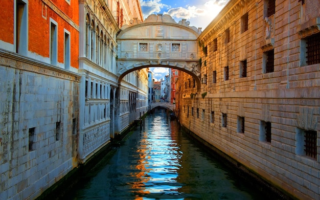 Pont des Soupirs à Venise au lever du soleil, Italie