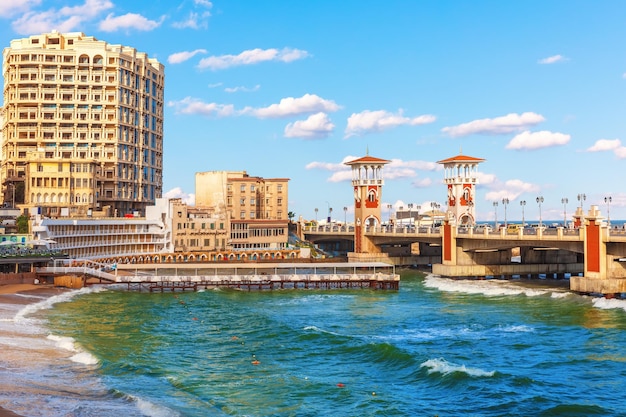 Le pont Stanley sur la promenade d'Alexandrie vue exclusive sur l'Égypte