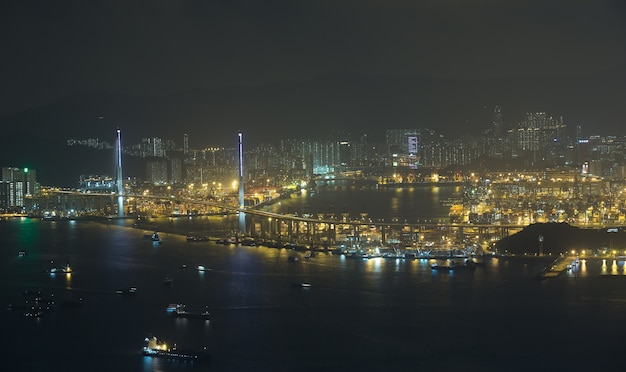 Pont de Stonecutters à Hong Kong