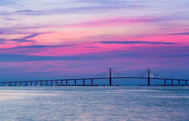 Pont Sunshine Skyway à l'aube