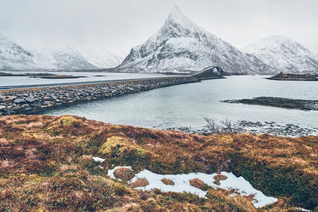 Photo les ponts de fredvang les îles lofoten norvège