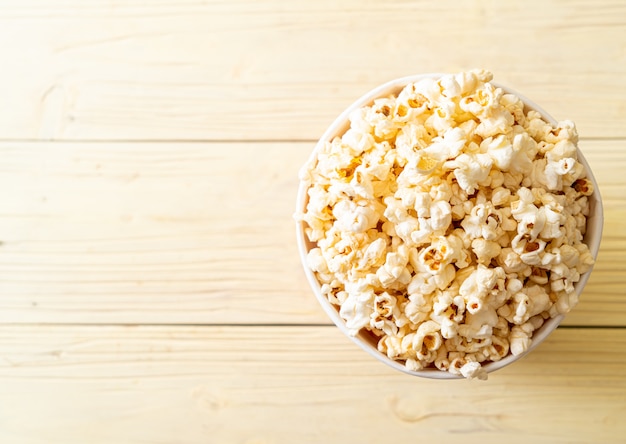 Pop-corn de film dans un seau