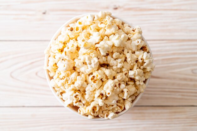 Pop-corn de film dans un seau