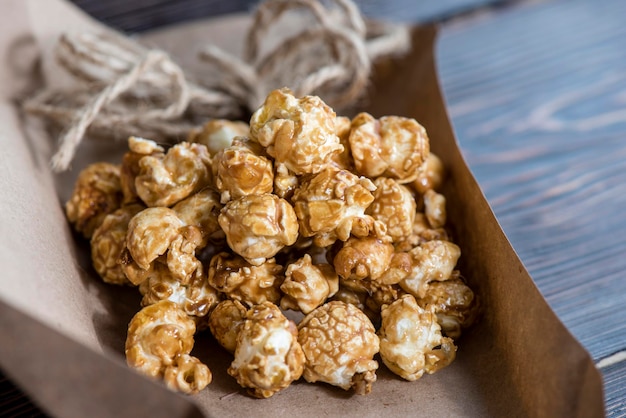 Popcorn au goût de chocolat en papier kraft