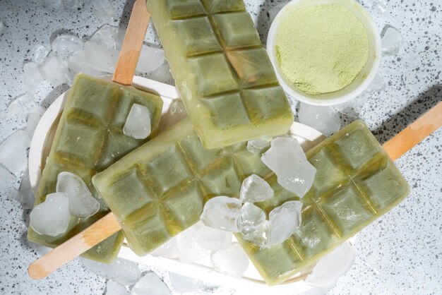 Popsicle au thé vert matcha