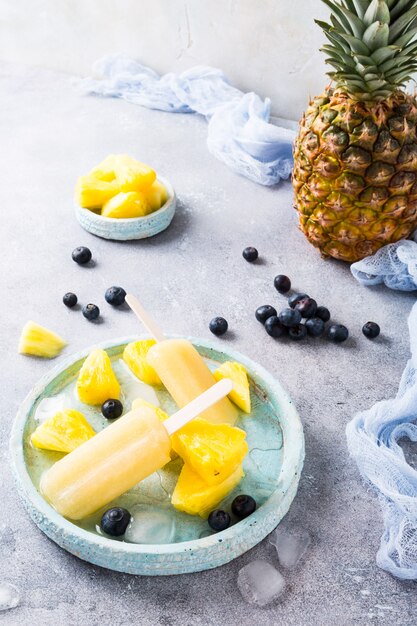 Popsicles d&#39;ananas faits maison