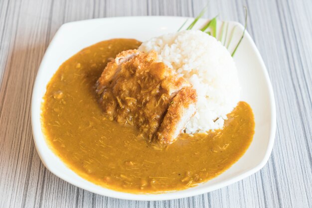 porc frit avec riz au curry