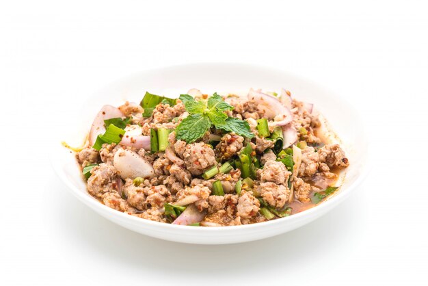 porc haché épicé (Larb - Cuisine traditionnelle thaïlandaise)