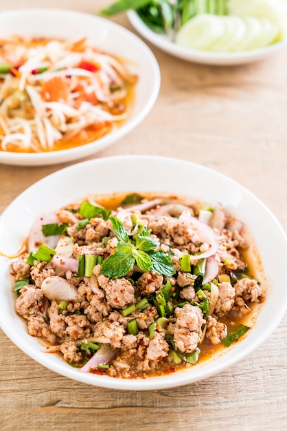 porc haché épicé (Larb - Traditionnelle Thaïlandaise)