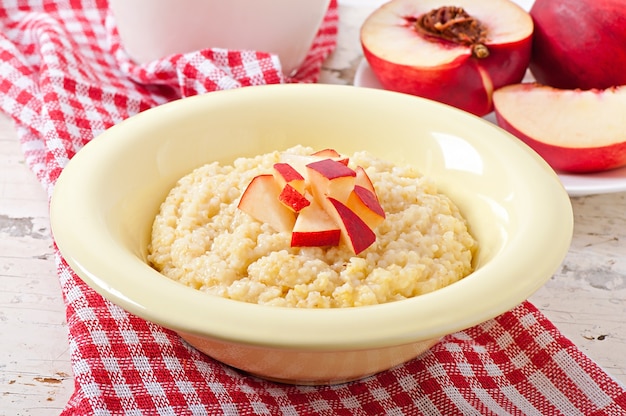 Porridge dans un bol