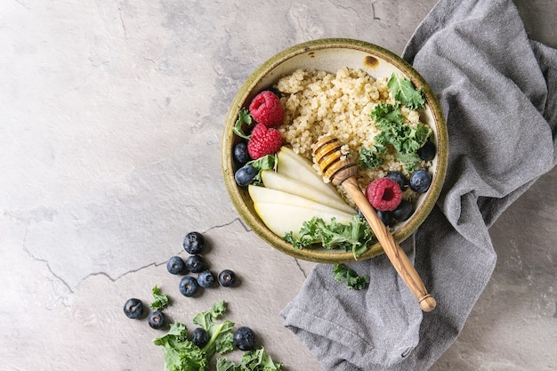 Porrige de quinoa avec chou frisé