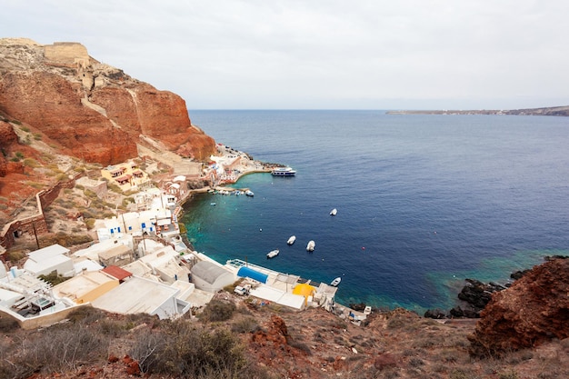 Port de la baie d'Amoudi sur l'île de Santorin dans les Cyclades, Grèce