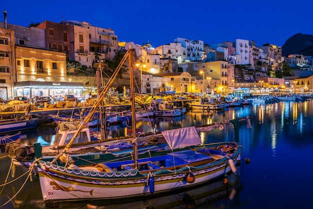 Port de Castellammare del Golfo de nuit