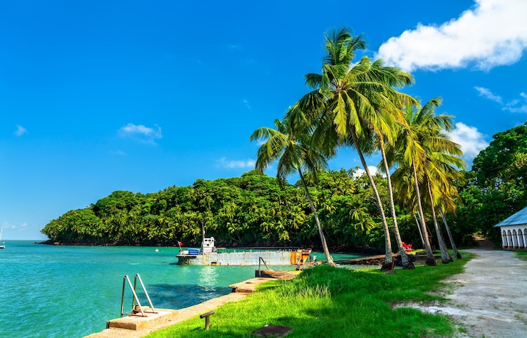 Photo port dans une ancienne colonie pénitentiaire sur ile royale, les îles du salut en guyane française, amérique du sud