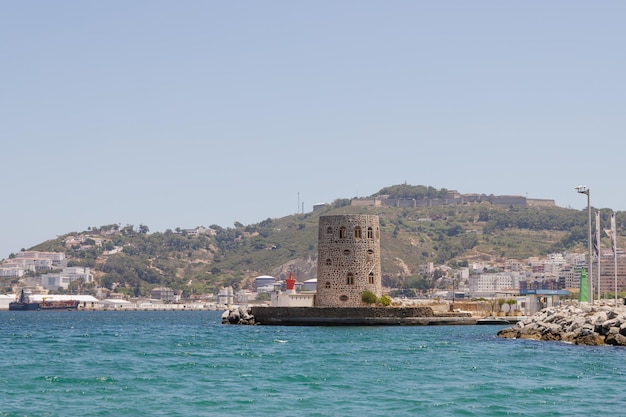 Port maritime de Ceuta vu de l'eau