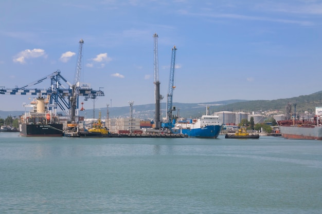 Port maritime de la ville de Novorossiysk