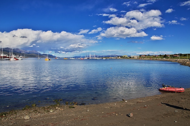 Port maritime de la ville d'Ushuaia sur la Terre de Feu de l'Argentine