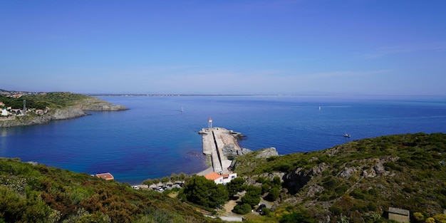 Photo port de mer de la côte sud de la méditerranée française à port vendres france