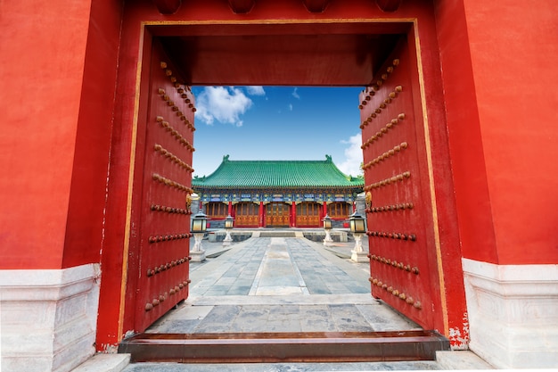 Porte de l'ancien bâtiment chinois