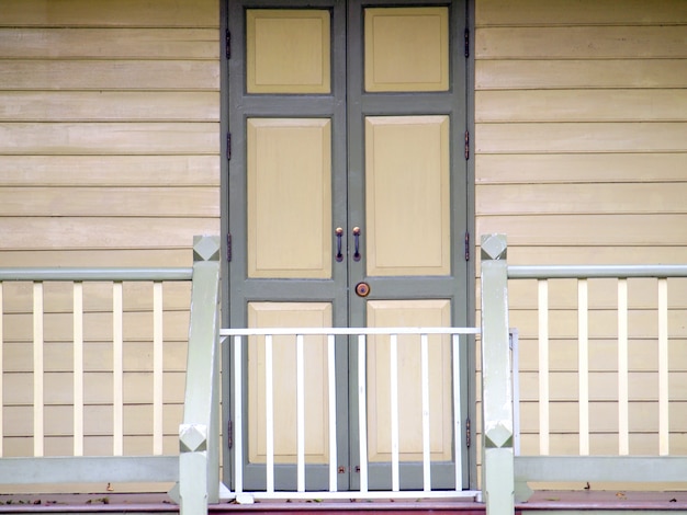 Porte en bois