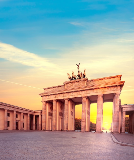 Porte de Brandebourg à Berlin, Allemagne au coucher du soleil