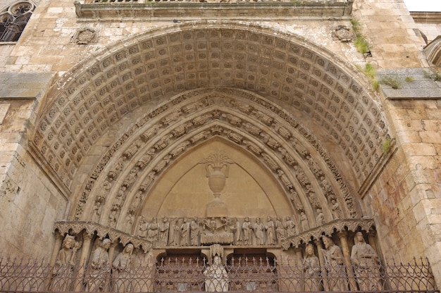 Porte de la cathédrale de la Asunción, el Burgo de Osma, province de Soria, Castille et Leon, Espagne