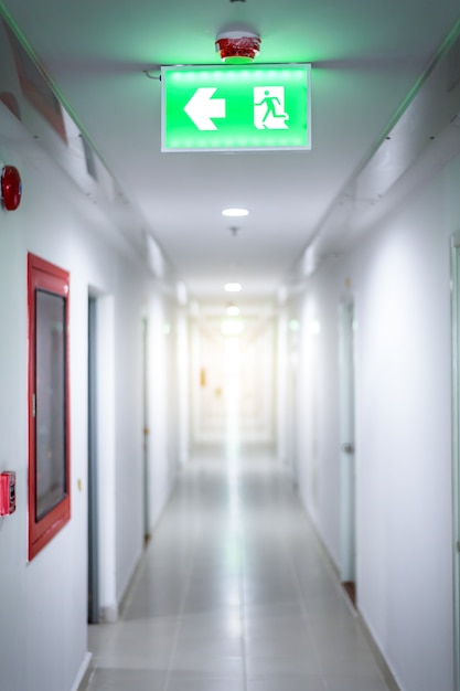 porte chambres avec feu sortie feu vert