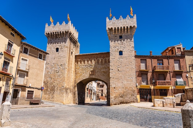 Porte dans le mur d'accès à la ville fortifiée de Daroca à Saragosse Espagne