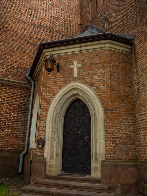 Porte médiévale en fer de l'église