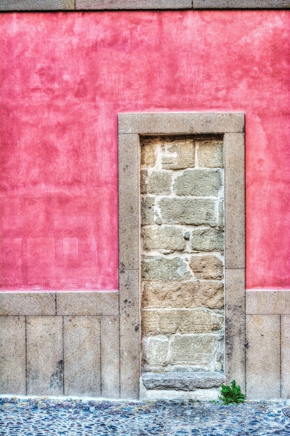 Porte murée rustique en mappage de tons hdr