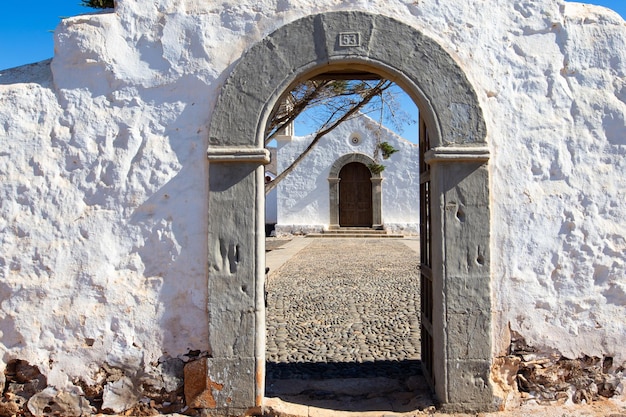 porte en plein cintre de l'église Ampuyenta, Fuerteventura