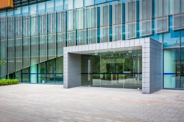 Photo porte vitrée de l'immeuble de bureaux