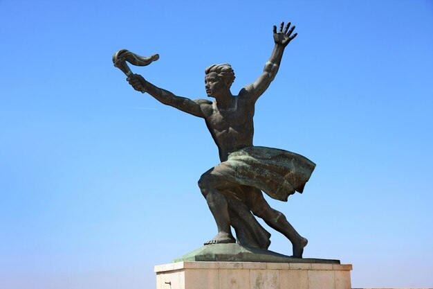 Photo porteur de la statue à budapest hongrie