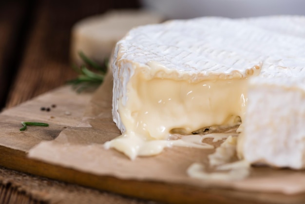 Portion de camembert crémeux